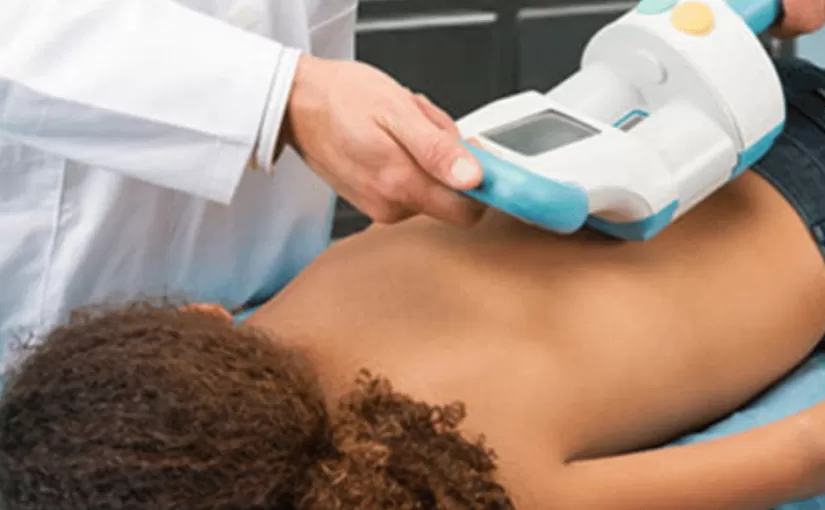 未成熟脊柱：生長和特發性脊柱側彎