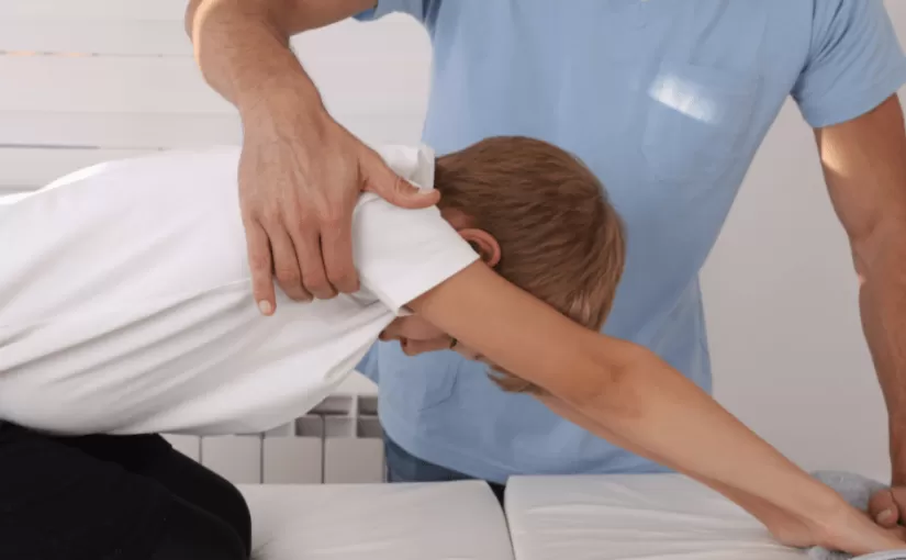 Una nuova speranza per chi soffre di scoliosi – Un approccio olistico