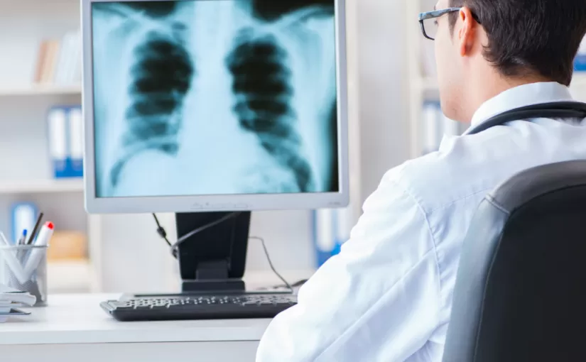 未成熟脊柱：生长和特发性脊柱侧弯