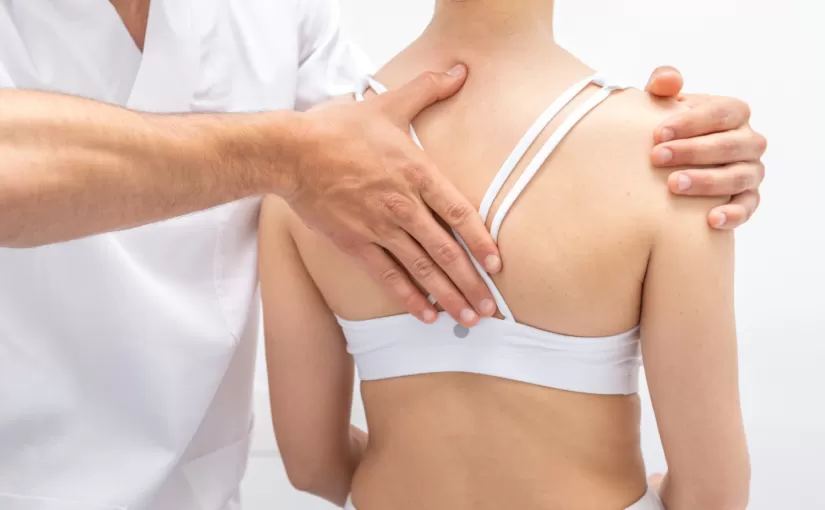 8 conceptos erróneos sobre la escoliosis en niños